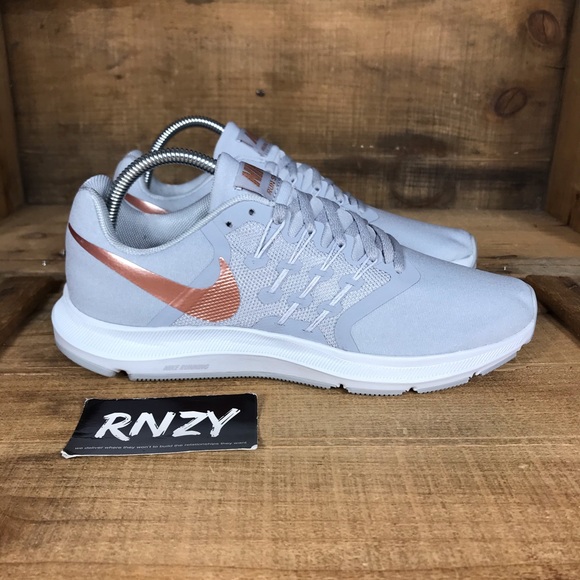 nike run swift wolf grey